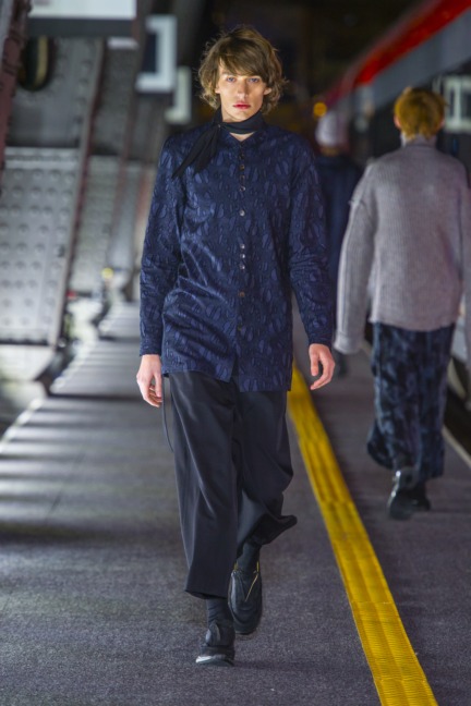 look32