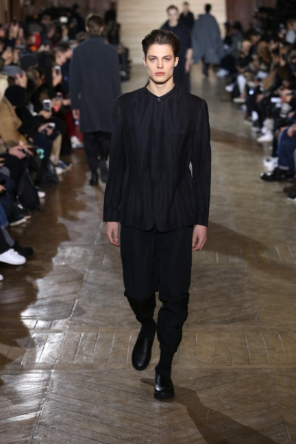 issey-miyake-men-paris-men-aw-17-24
