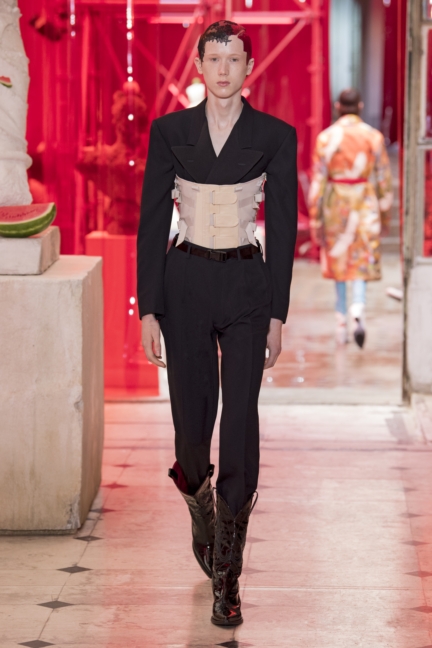 look_17_mm_ss19_men_hd