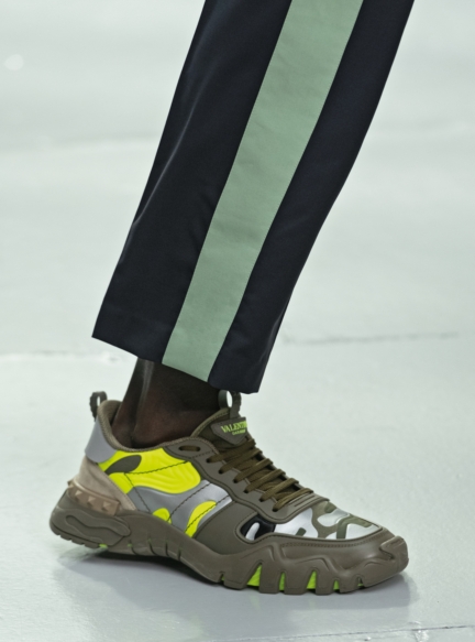 016-valentino-uomo-ss20-dett