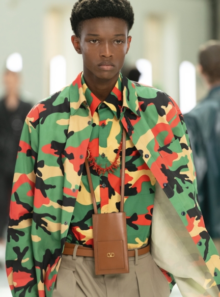 029-valentino-uomo-ss20-dett