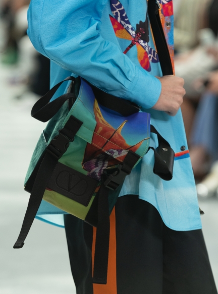 046-valentino-uomo-ss20-dett