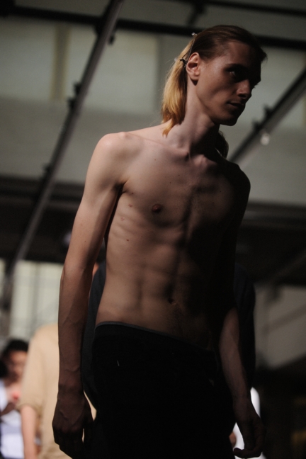 dsc_6098_yohji-yamamoto-homme-ss18-_elise-toide
