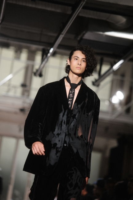 dsc_6878_yohji-yamamoto-homme-ss18-_elise-toide