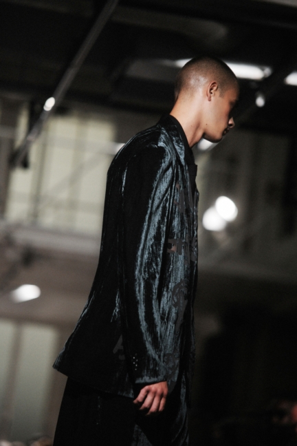dsc_6909_yohji-yamamoto-homme-ss18-_elise-toide