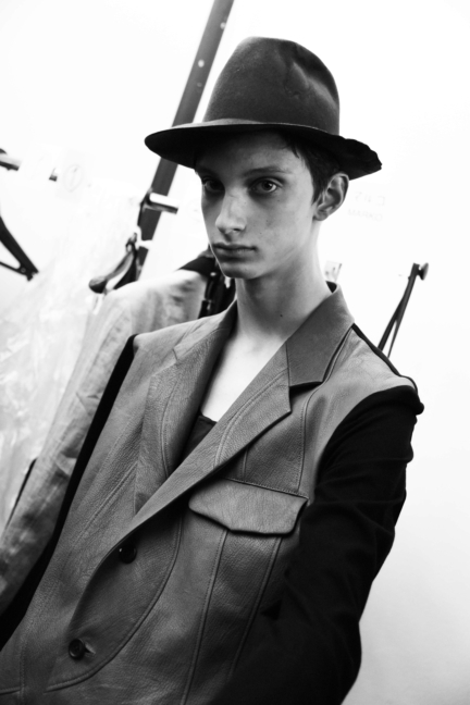 yyh-ss19-backstage-photo-by-elise-toide-look-06