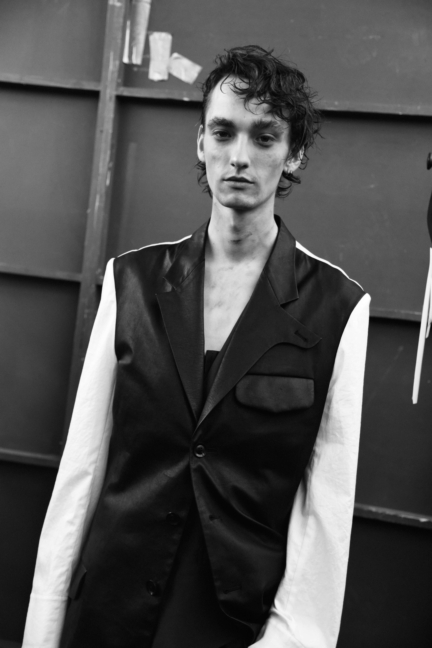 yyh-ss19-backstage-photo-by-elise-toide-look-12
