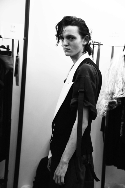 yyh-ss19-backstage-photo-by-elise-toide-look-19