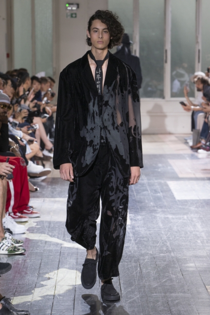 yyh-ss18-look-32-model-therel-photo-monica-feudi