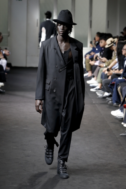 yyh-ss19-look-06-model-prince-amanwil-weliam-del-photo-monica-feudi
