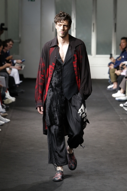 yyh-ss19-look-22-model-alik-texeira-photo-monica-feudi