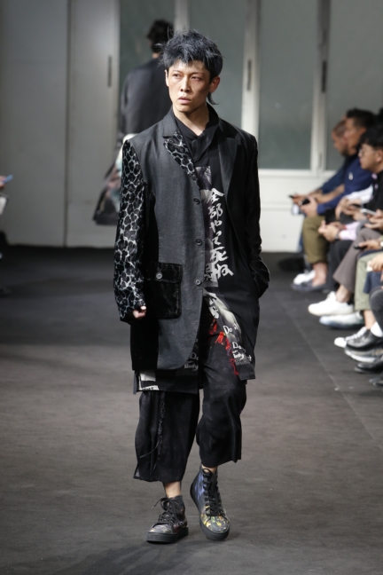 yyh-ss19-look-27-model-miyavi-ishihara-takamasa-photo-monica-feudi