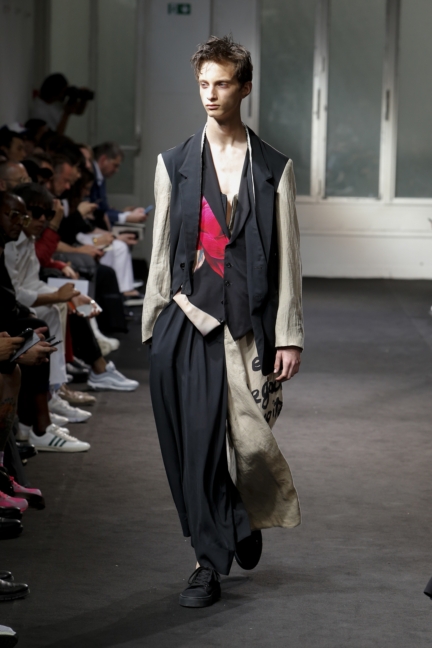 yyh-ss19-look-35-model-marko-glisic-photo-monica-feudi