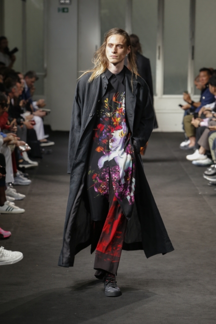 yyh-ss19-look-38-model-theo-derville-photo-monica-feudi