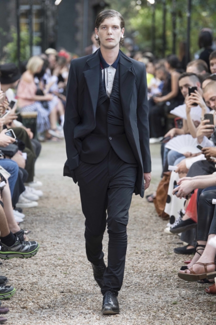 y-project_ss19_look_01