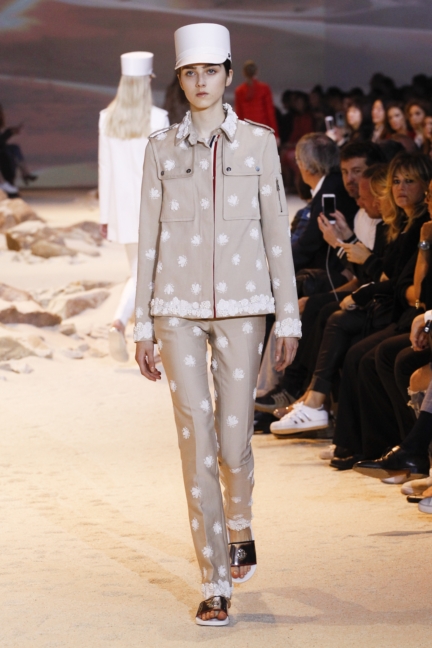 moncler-gamme-rouge-paris-ss-17-33