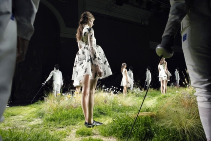 moncler-gamme-rouge-paris-fashion-week-2016-atmosphere-6