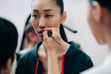 le-21eme-adam-katz-sinding-backtage-nehera-paris-fashion-week-spring-summer-2017_aks4008