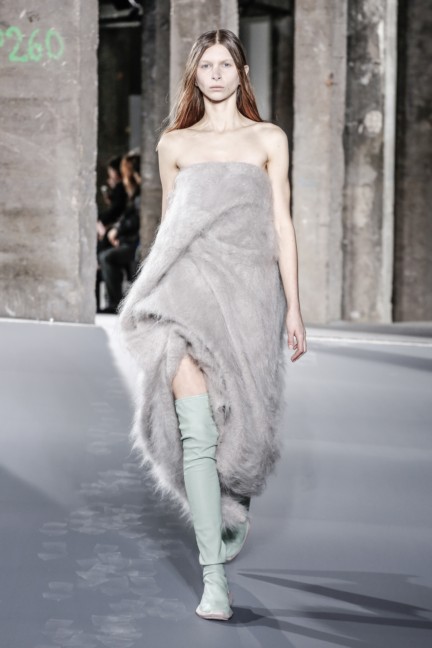 rick_owens_fallwinter2016_look_17