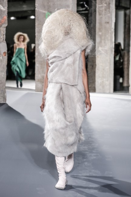 rick_owens_fallwinter2016_look_19