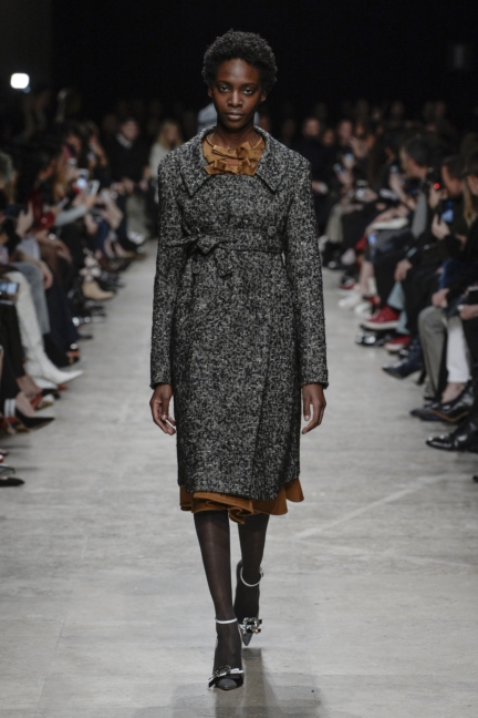 rochas_fw1718_look_16