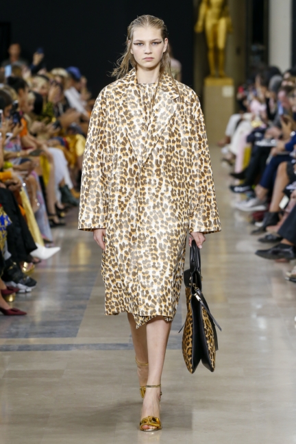 rochas-ss19-look-01