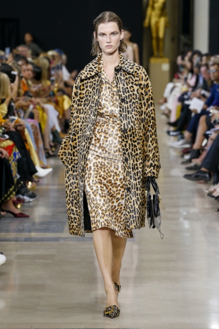 rochas-ss19-look-04