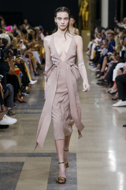rochas-ss19-look-05