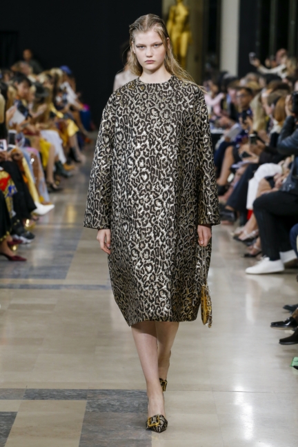 rochas-ss19-look-07