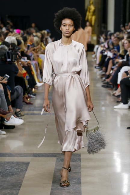 rochas-ss19-look-08