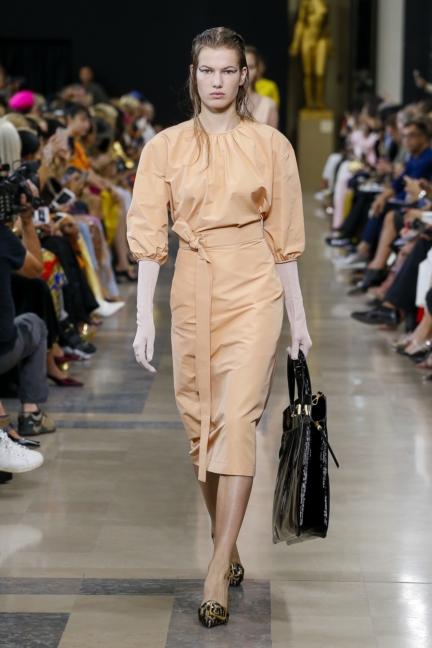 rochas-ss19-look-10