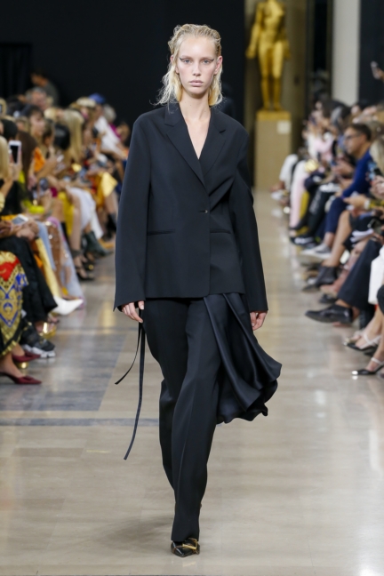 rochas-ss19-look-18