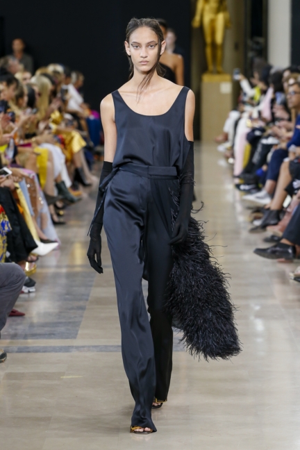 rochas-ss19-look-23