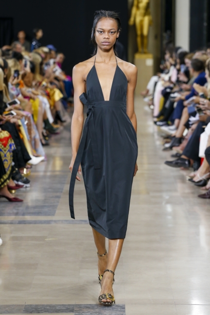 rochas-ss19-look-26