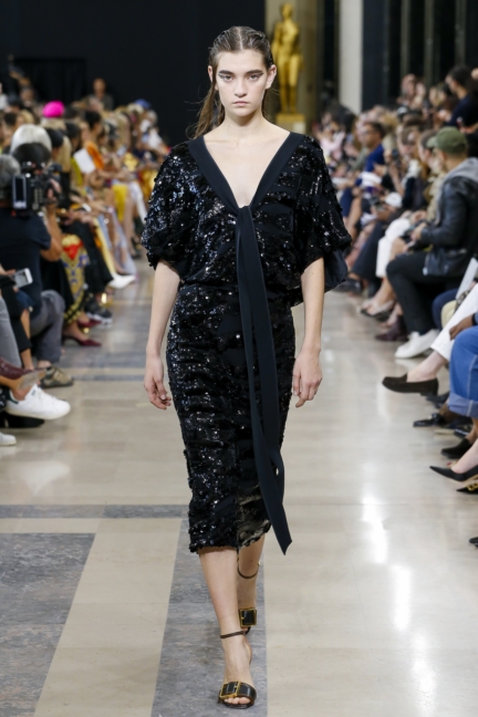 rochas-ss19-look-28