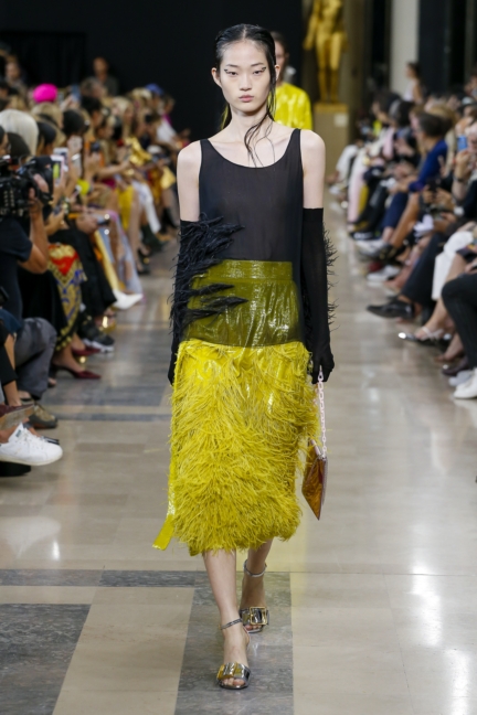 rochas-ss19-look-31