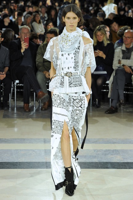 sacai-paris-fashion-week-spring-summer-2016-16