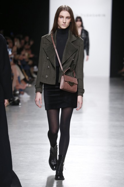 fw17_yudashkin_look_002