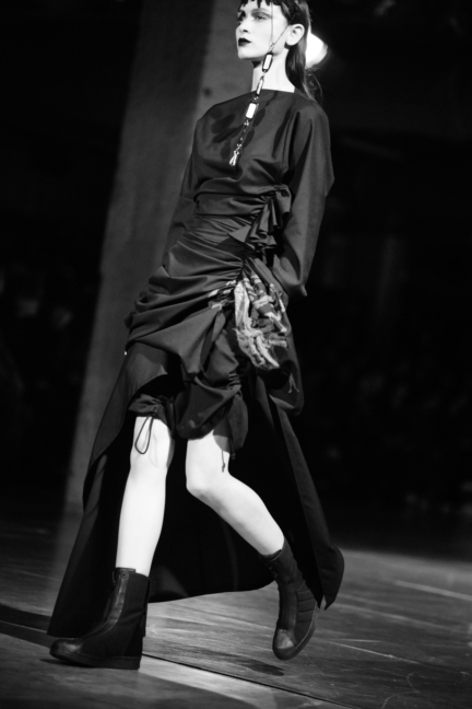 dsc_0749_yohji-yamamoto-femme-fw17_elise-toide
