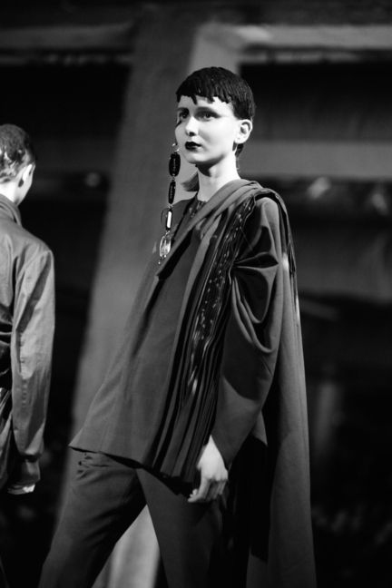 dsc_0889_yohji-yamamoto-femme-fw17_elise-toide