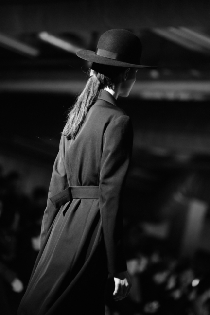 dsc_1100_yohji-yamamoto-femme-fw17_elise-toide