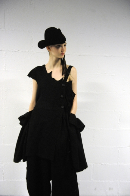 dsc_6096-yohji-yamamoto-ss18-elise-toide