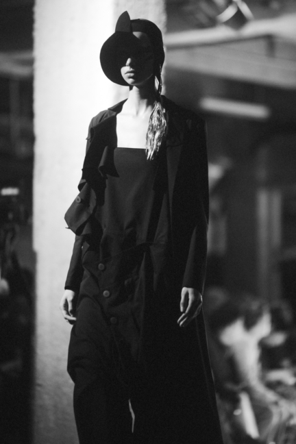 dsc_6331-yohji-yamamoto-ss18-elise-toide