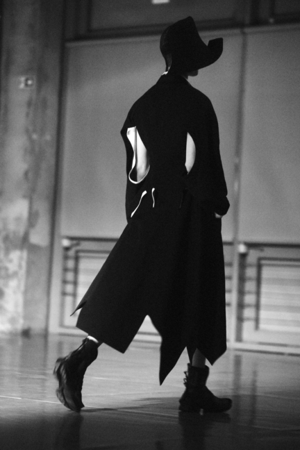 dsc_6376-yohji-yamamoto-ss18-elise-toide
