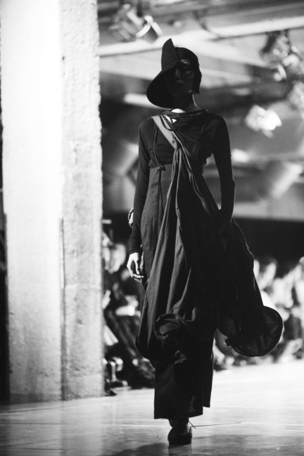 dsc_6463-yohji-yamamoto-ss18-elise-toide