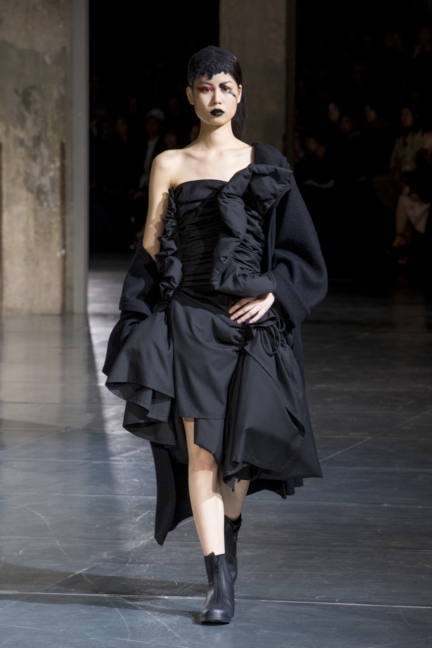 yyf-aw17-18-look-28-model-mizuki-otomo-photo-monica-feudi