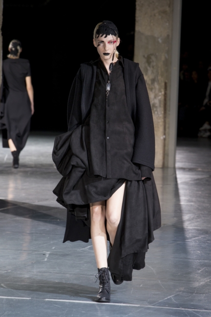 yyf-aw17-18-look-29-model-zlata-semenko-photo-monica-feudi