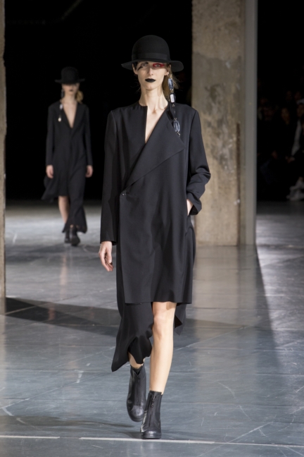 yyf-aw17-18-look-43-model-martyna-budna-photo-monica-feudi