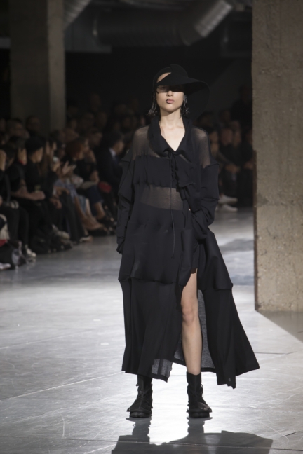 yyf-ss18-look-15-helena-vi-photo-by-monica-feudi