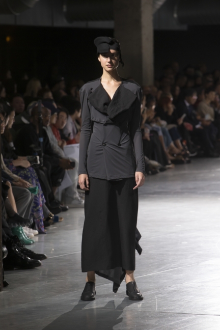 yyf-ss18-look-30-elle-photo-by-monica-feudi
